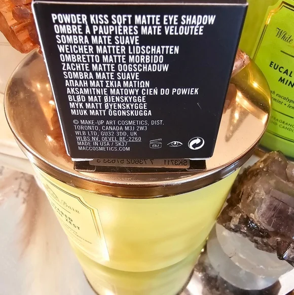 MAC Powder Kiss Soft Matte Eye Shadow Color Devoted To Chili. - Picture 4 of 4